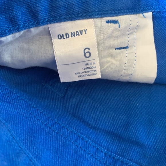 Raw Edge Denim Shorts - Picture 2 of 4